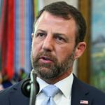 markwayne-mullin-nukes-chuck-schumer-over-degrading,-anti-ice-comments:-‘lying-scumbag-politician’