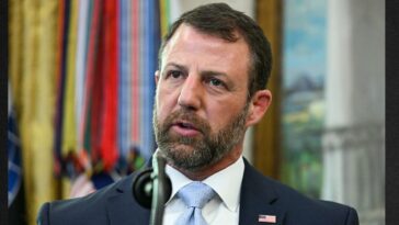 markwayne-mullin-nukes-chuck-schumer-over-degrading,-anti-ice-comments:-‘lying-scumbag-politician’