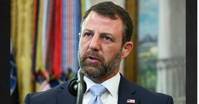 markwayne-mullin-nukes-chuck-schumer-over-degrading,-anti-ice-comments:-‘lying-scumbag-politician’