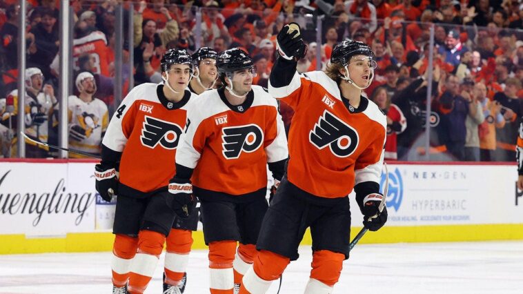 the-philadelphia-flyers-challenge-fans-to-eat-three-cheesesteaks-and-three-orders-of-fries-in-a-single-game