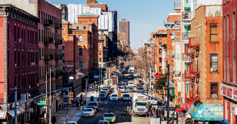 mamdani’s-new-york:-teen-viciously-attacks-girl-in-broad-daylight-after-she-rejected-him