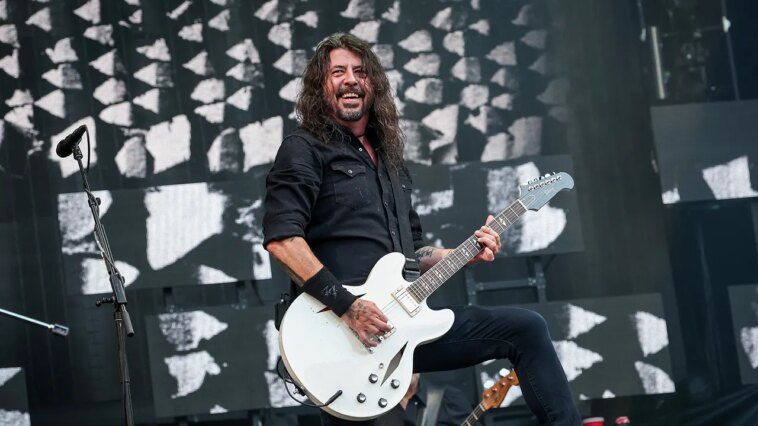 dave-grohl-says-the-key-to-keeping-his-voice-healthy-is-beer-and-whiskey