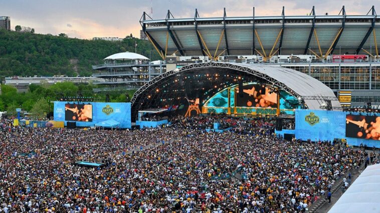 massive-crowd-in-attendance-for-nfl-draft-in-pittsburgh:-photos