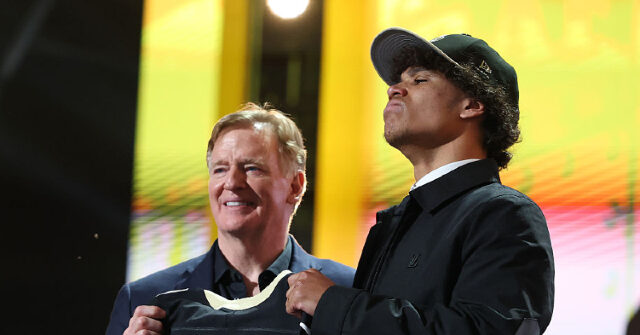 watch:-saints’-first-round-pick-jordyn-tyson-kneels,-praises-god-in-emotional-draft-moment