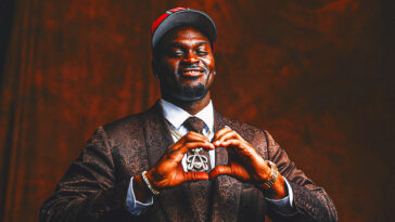 2026-27-nfl-offensive-rookie-of-the-year-odds:-love-or-mendoza-favored-early?