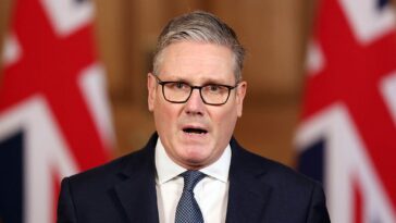 ‘f*cking-idiot’:-starmer-insults-citizens-on-st.-george’s-day,-calls-them-‘plastic-patriots’