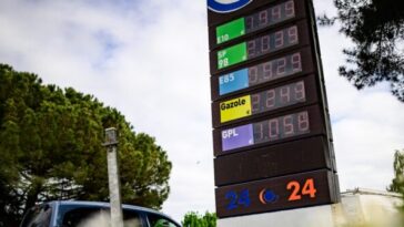 euro-energy-crisis:-over-8-in-10-want-french-government-to-cut-fuel-taxes