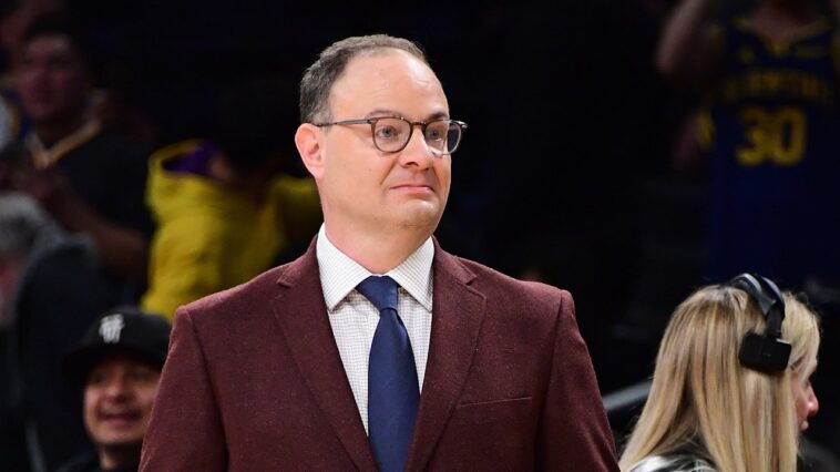adrian-wojnarowski’s-anti-trump-politics-reportedly-causing-friction-with-st.-bonaventure-community