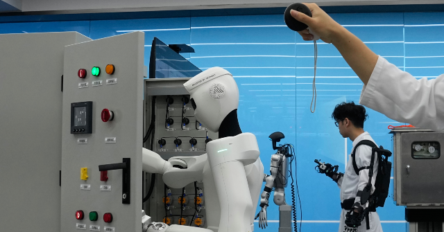 white-house-accuses-china-of-‘deliberate,-industrial-scale’-theft-of-ai-technology