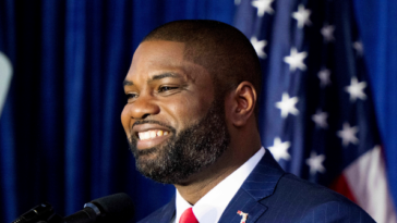 poll:-byron-donalds-leading-potential-democrat-challengers-in-florida-governor’s-race