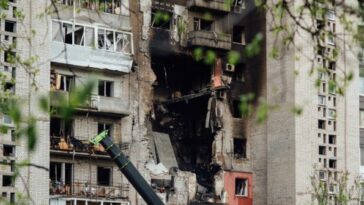 russian-attacks-kill-five-and-wound-more-than-30-in-ukraine’s-dnipro