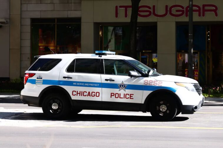 two-police-officers-shot-during-prisoner-transport-at-chicago-hospital,-suspect-in-custody