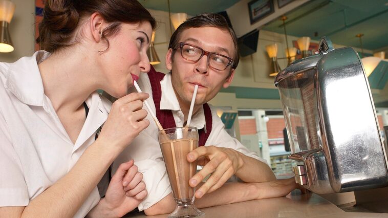 6-iconic-american-restaurants-still-serving-up-nostalgia-and-classic-flavors