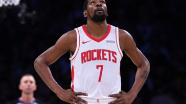 why-kevin-durant-wasn’t-on-bench-during-rockets’-awful-game-3-loss