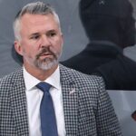 canadiens’-coach-martin-st.-louis-says-a-certain-classic-sitcom-is-his-key-to-unwinding-after-games