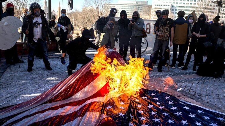 50-years-ago-today,-cubs-outfielder-rick-monday-saved-a-burning-american-flag-at-dodger-stadium