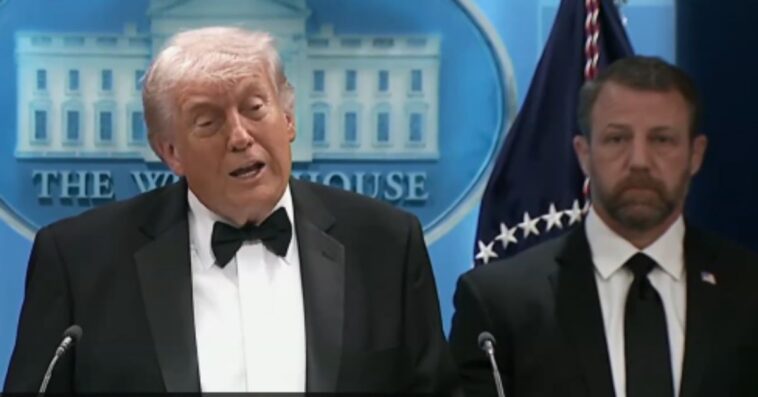 trump-confirms-a-secret-service-agent-was-shot-at-white-house-correspondents’-dinner-(video)
