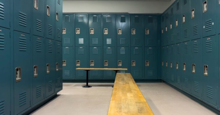 girls-made-to-feel-uncomfortable-by-boys-in-the-bathroom-told-to-‘go-somewhere-else’-by-school-principal