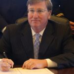 mississippi-governor-says-he-will-call-special-session-to-redraw-district-maps-after-scotus-ruling-on-race-based-districts