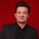 jeremy-renner-leans-on-hyperbaric-treatments,-peptide-therapy-in-intense-recovery-after-38-broken-bones-at-55