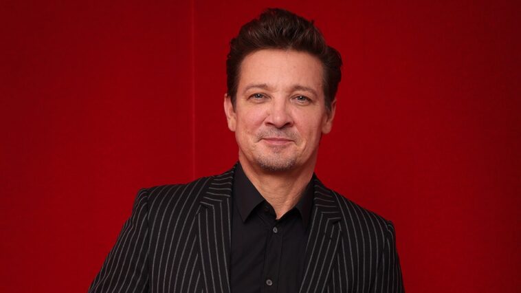 jeremy-renner-leans-on-hyperbaric-treatments,-peptide-therapy-in-intense-recovery-after-38-broken-bones-at-55