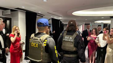 report:-alleged-white-house-correspondents-dinner-attacker-bought-guns-legally