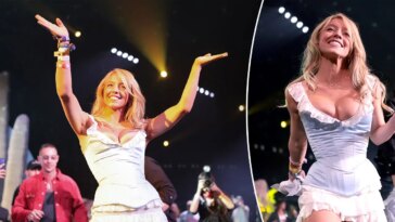 sydney-sweeney-rocks-eye-catching-corset-while-belting-tunes-with-celebrity-friends-at-stagecoach
