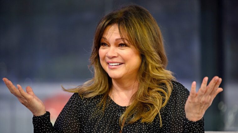 valerie-bertinelli-says-she-missed-narcissistic-red-flags-in-relationships:-‘made-me-question-my-self-worth’