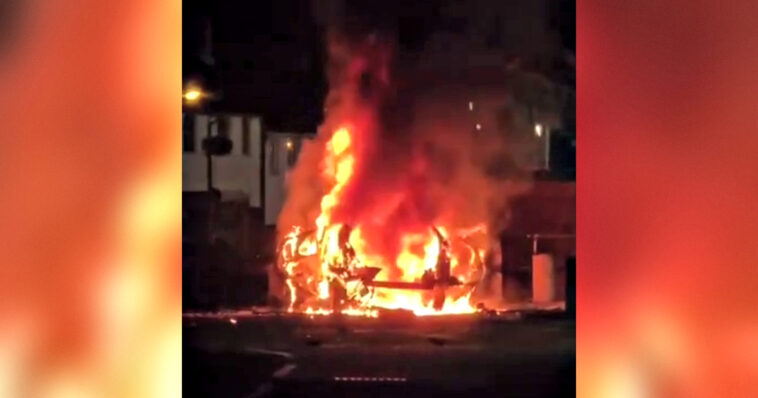 new-‘troubles’?-car-bomb-explodes-outside-police-station-in-northern-ireland