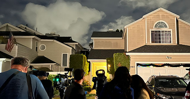 report:-alleged-white-house-correspondents’-dinner-attacker-hid-guns-at-parents’-home-without-their-knowledge