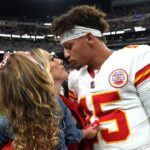 brittany-mahomes-goes-cowgirl-while-dragging-patrick-mahomes-out-to-stagecoach