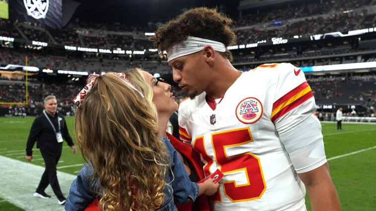 brittany-mahomes-goes-cowgirl-while-dragging-patrick-mahomes-out-to-stagecoach
