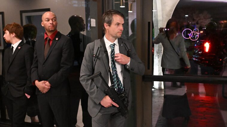 trump-admits-he-‘wasn’t-making-it-that-easy’-for-secret-service-during-whcd-shooting