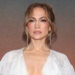 jennifer-lopez-sends-fans-into-a-frenzy-as-she-shows-off-chiseled-abs-in-gym-selfies