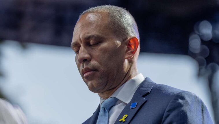 after-failed-assassination,-democrats-observe-customary-5-minute-pause-on-calling-trump-‘hitler’