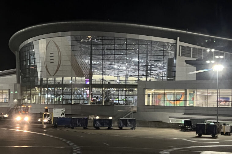 passenger-plunges-50-feet-to-her-death-at-indianapolis-airport