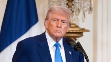 trump-enters-ceasefire-talks-with-democrats