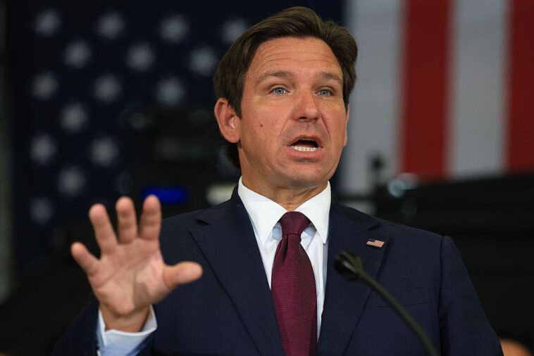 map-wars-heat-up-as-desantis,-supreme-court,-and-virginia-clash-over-congressional-lines