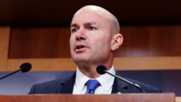 exclusive:-sen.-mike-lee’s-anti-dei-bill-would-block-awarding-federal-contracts-on-basis-of-race-or-sex 