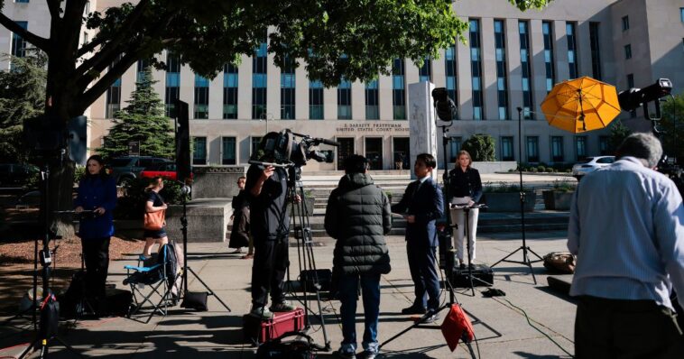 accused-gunman-from-white-house-correspondents’-dinner-charged-with-assassination-attempt