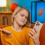 research:-ai-chatbots-encourage-harmful-behavior-by-sucking-up-to-users