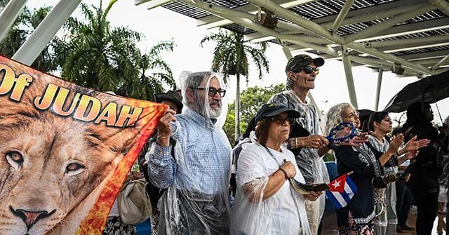 cuban-americans-stage-massive-prayer-event-in-florida-asking-god-to-save-homeland