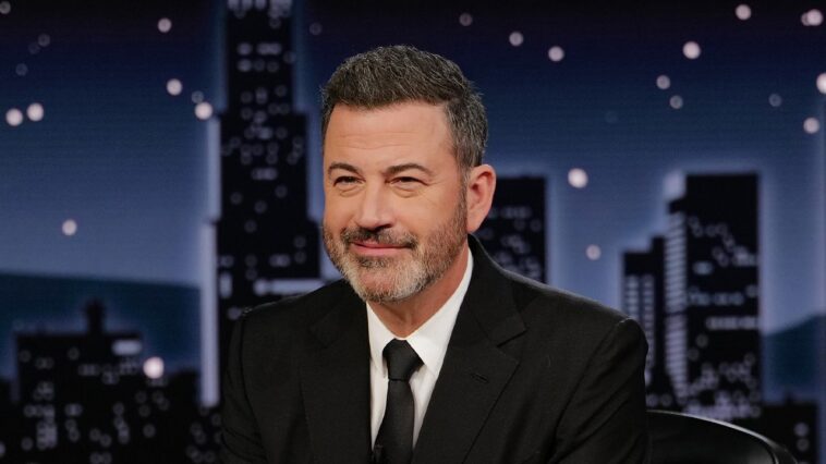 jimmy-kimmel-remains-defiant,-insists-‘expectant-widow’-jab-against-trumps-was-about-age-difference