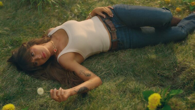 ella-langley’s-brand-deal-with-american-eagle-shows-bud-light-how-it-could’ve-been-in-2023,-fan-fight-&-meat