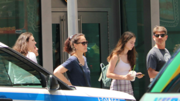 police:-teenager-stabbed-near-nyc’s-times-square-is-in-stable-condition