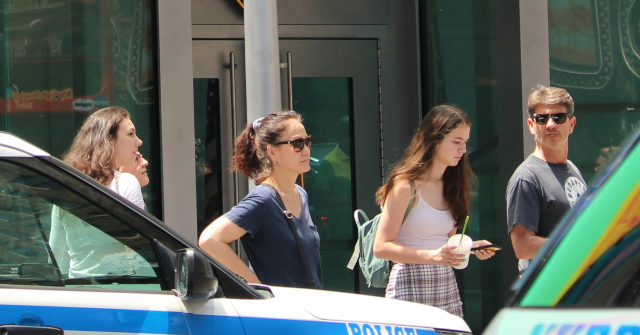 police:-teenager-stabbed-near-nyc’s-times-square-is-in-stable-condition