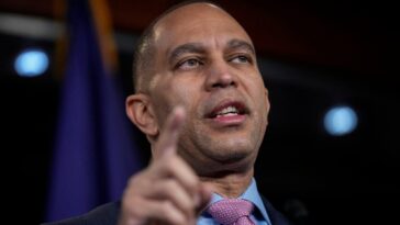 high-priest-of-hypocrisy:-hakeem-jeffries-demands-fairness-in-florida-only-after-rigging-virginia