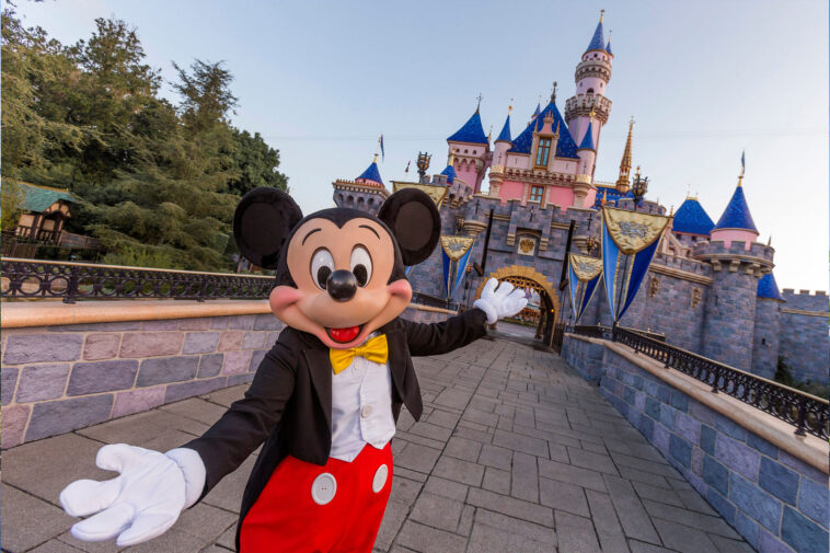 fans-erupt-as-disneyland-rolls-out-facial-recognition-technology-across-park-entrances