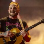zach-bryan-fires-back-at-enraged-fans-over-shortened-concert-with-three-word-response