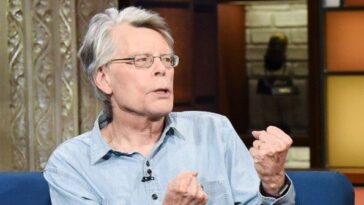 stephen-king-rips-trump’s-call-to-fire-jimmy-kimmel:-‘people-who-live-in-glass-houses-shouldn’t-throw-s**t’